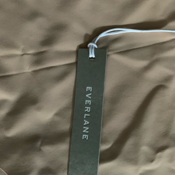 NWT Everlane invisible hi-rise hipster. Beige color. If interested, have 2 pair - Picture 3 of 4